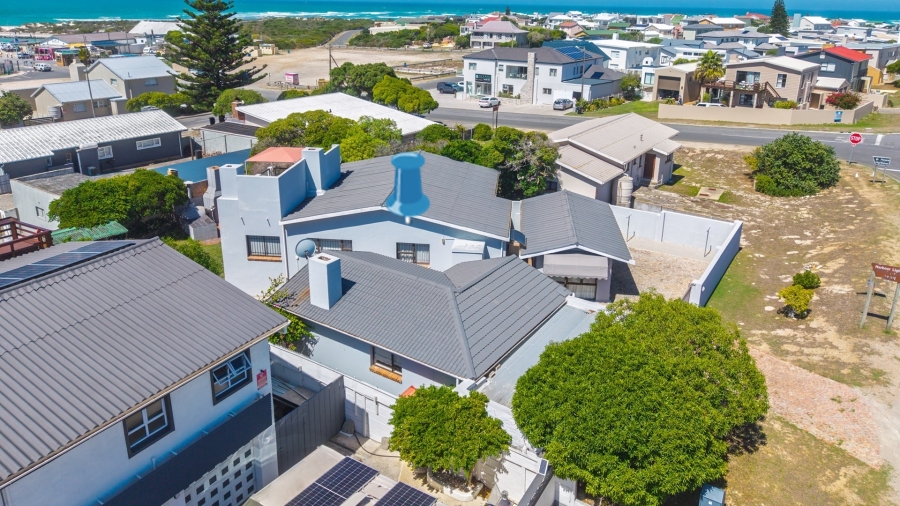 5 Bedroom Property for Sale in Struisbaai Western Cape